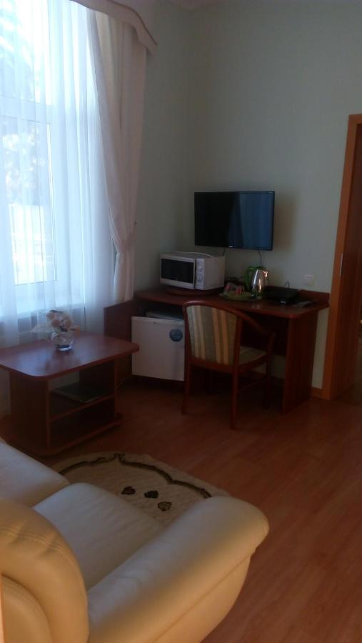 Бестужевский Дворик Gagra Exterior foto