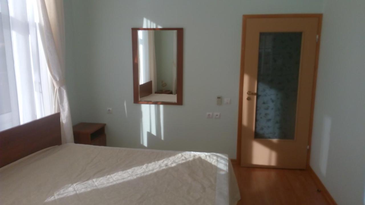Бестужевский Дворик Gagra Exterior foto