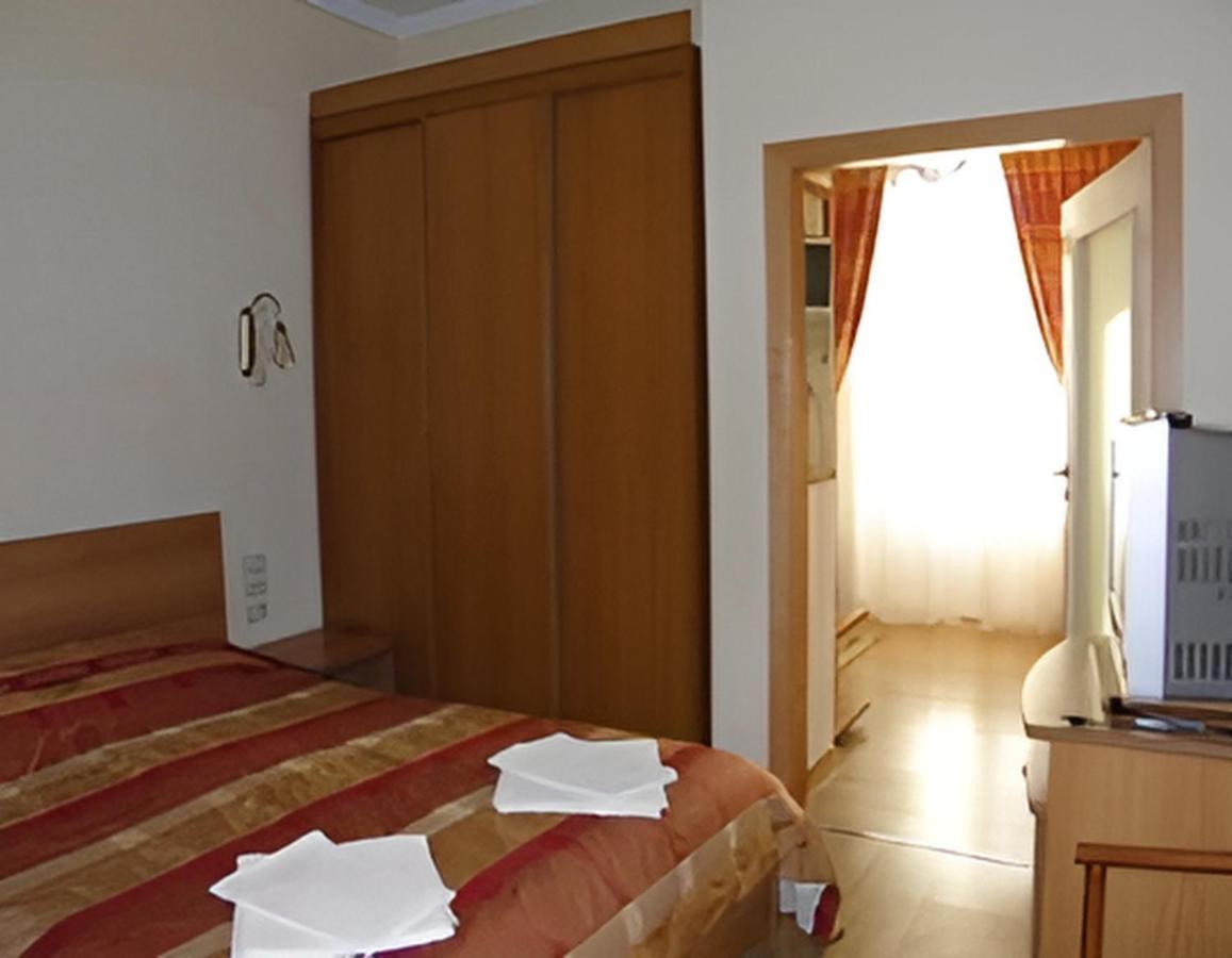 Бестужевский Дворик Gagra Exterior foto