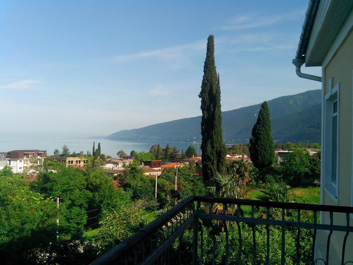 Бестужевский Дворик Gagra Exterior foto