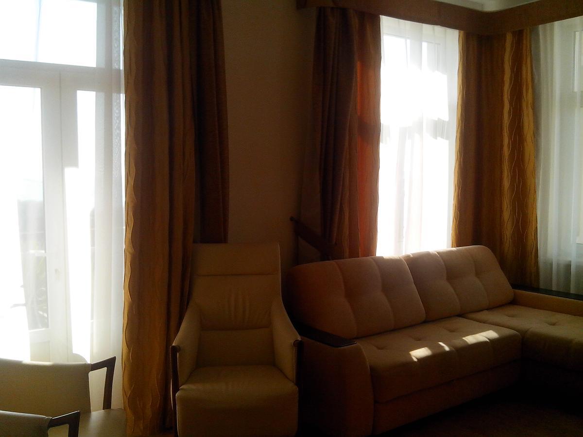 Бестужевский Дворик Gagra Exterior foto