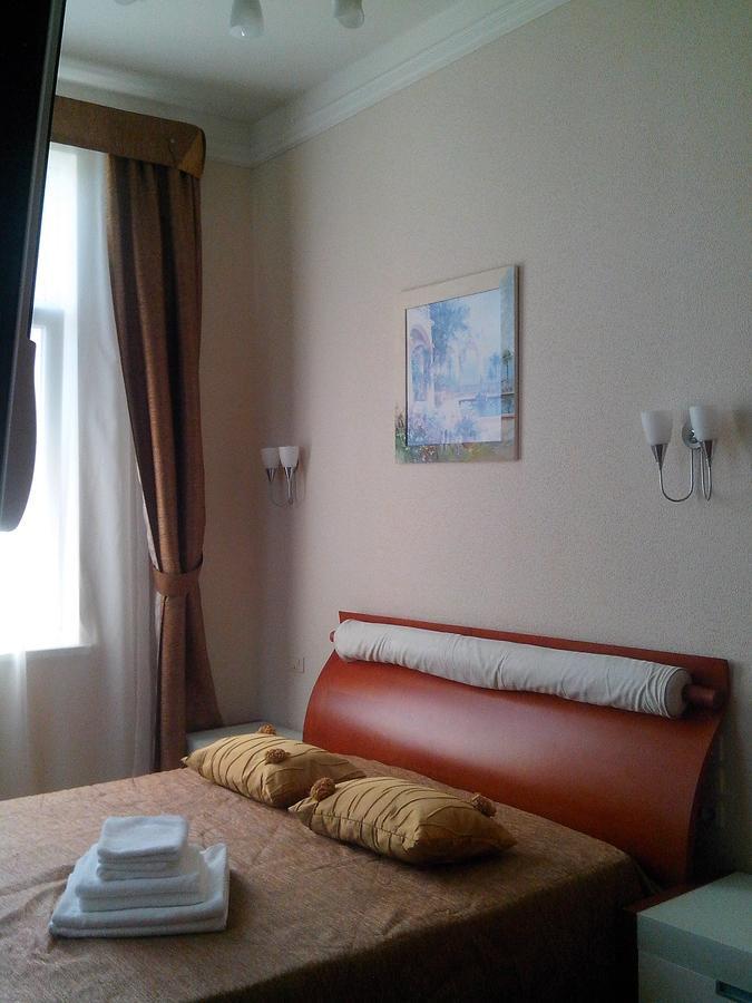 Бестужевский Дворик Gagra Exterior foto