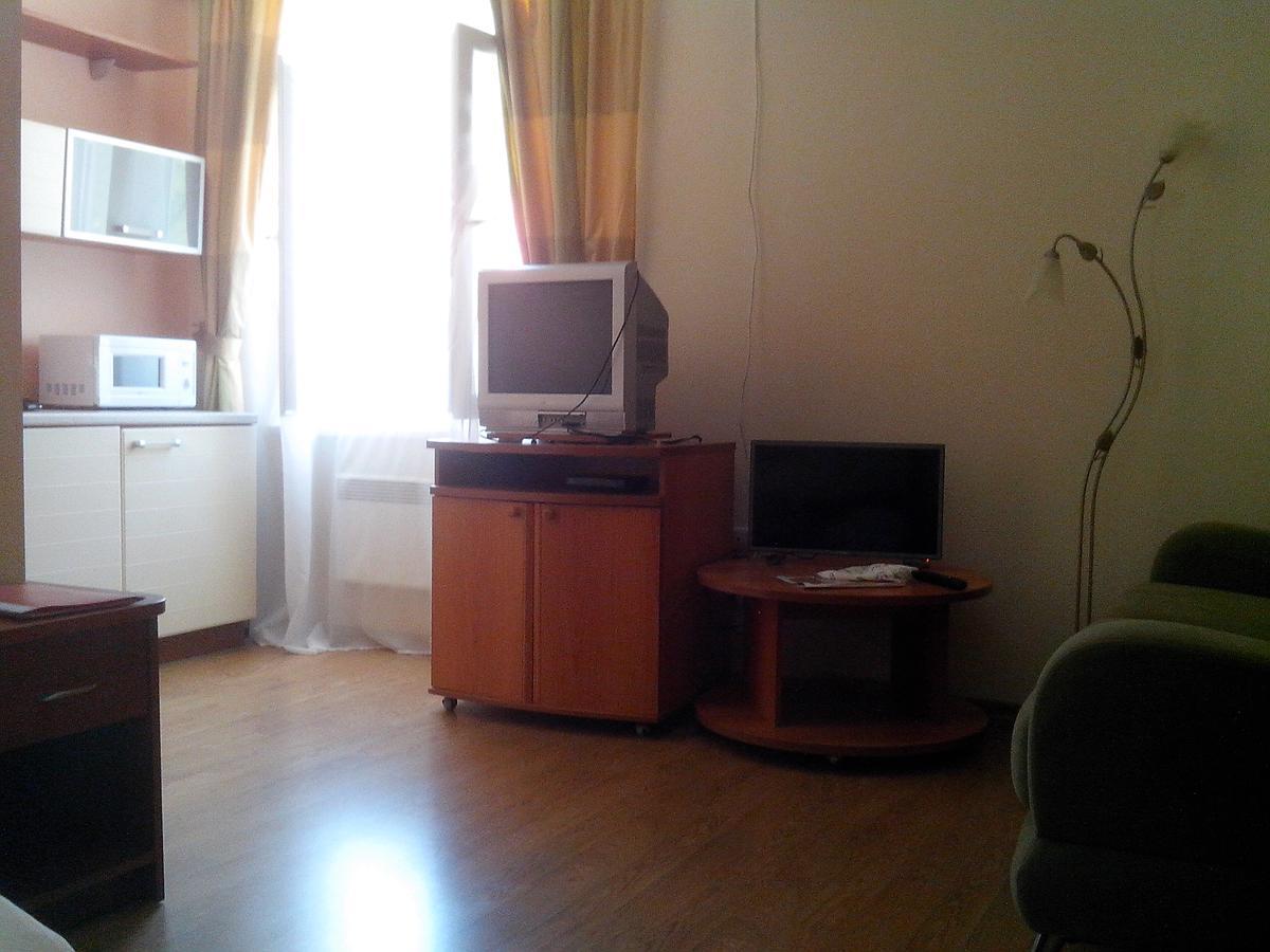 Бестужевский Дворик Gagra Exterior foto